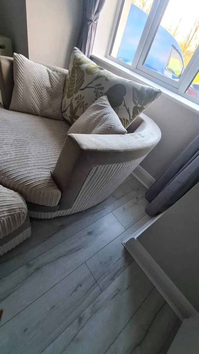 Dfs swivel chair & footstool - Image 4