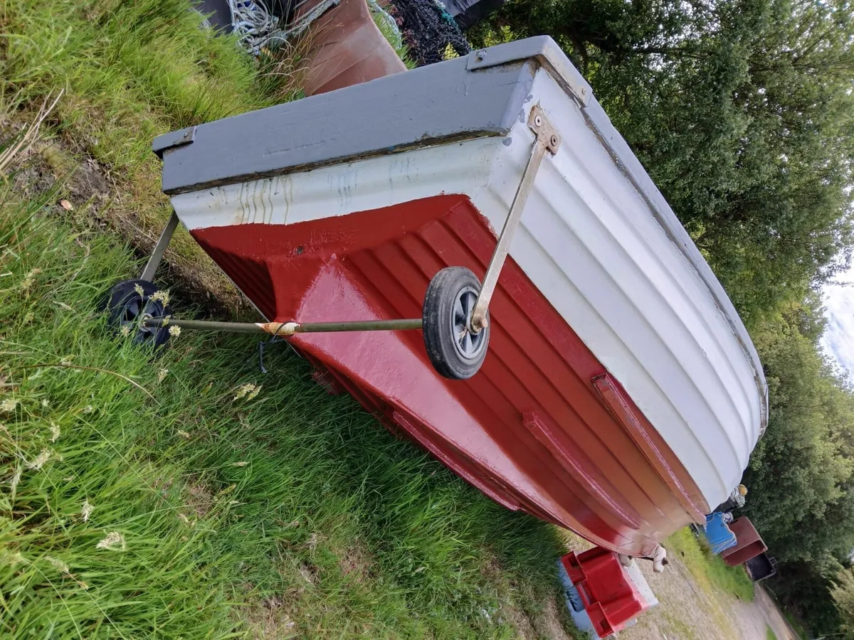 12ft 6 fibreglass punt - Image 3