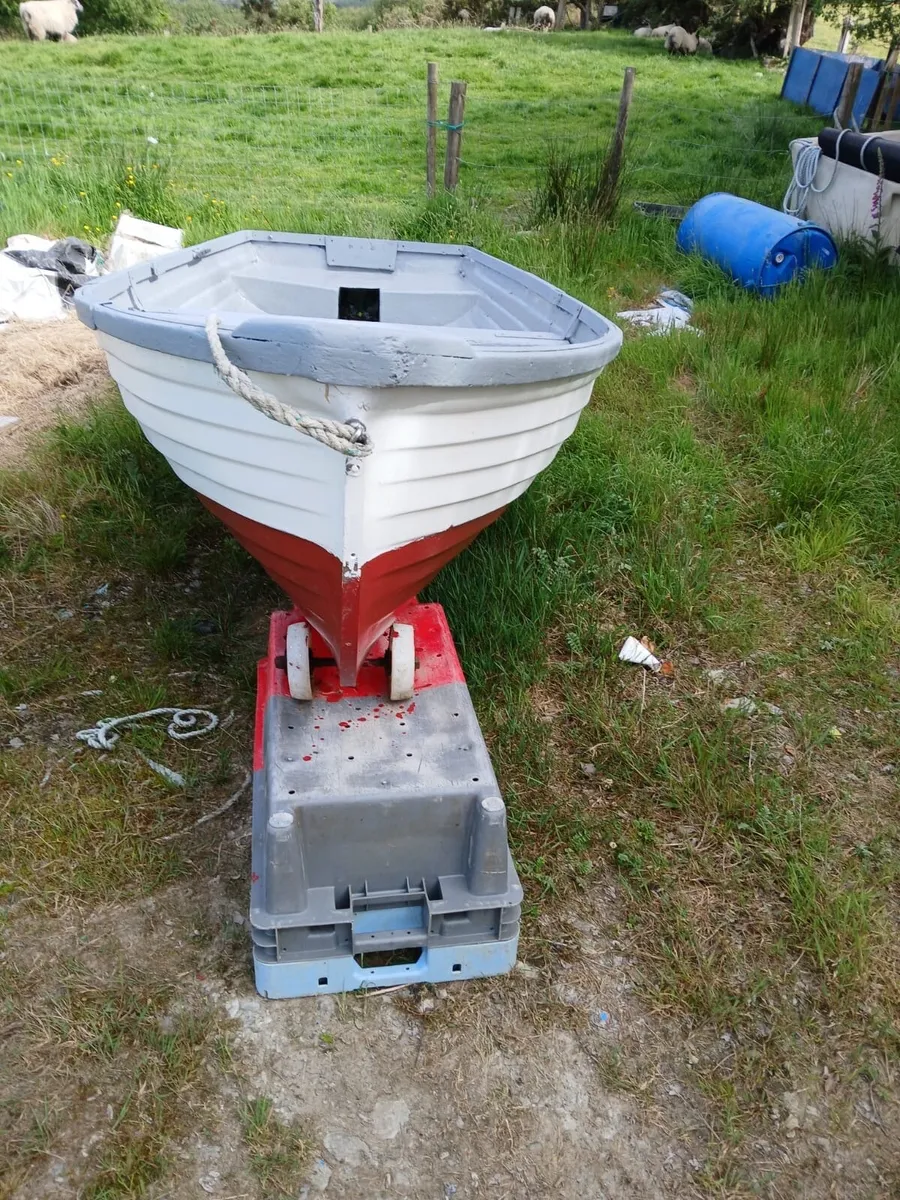 12ft 6 fibreglass punt - Image 1