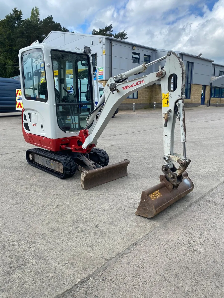 2016 TAKEUCHI TB216 1.5T MINI EXCAVATOR - Image 4