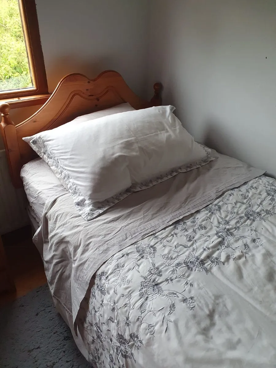 Solid Pine Single Bed Frame & mattress