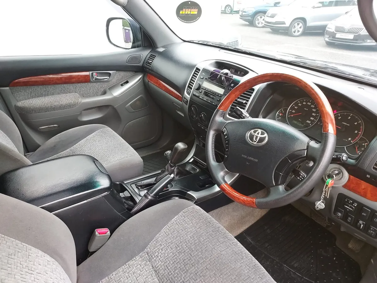 Toyota landcruiser - Image 3