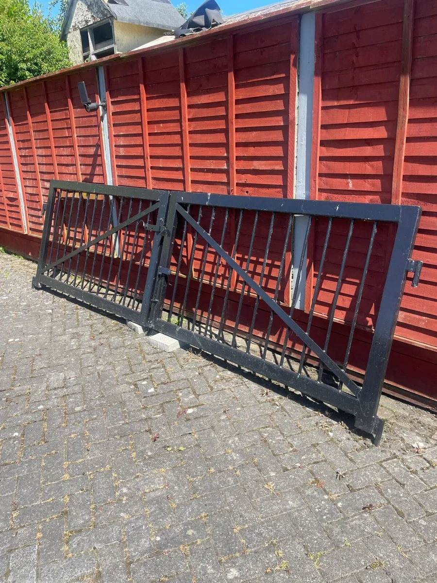 Gates - Image 1