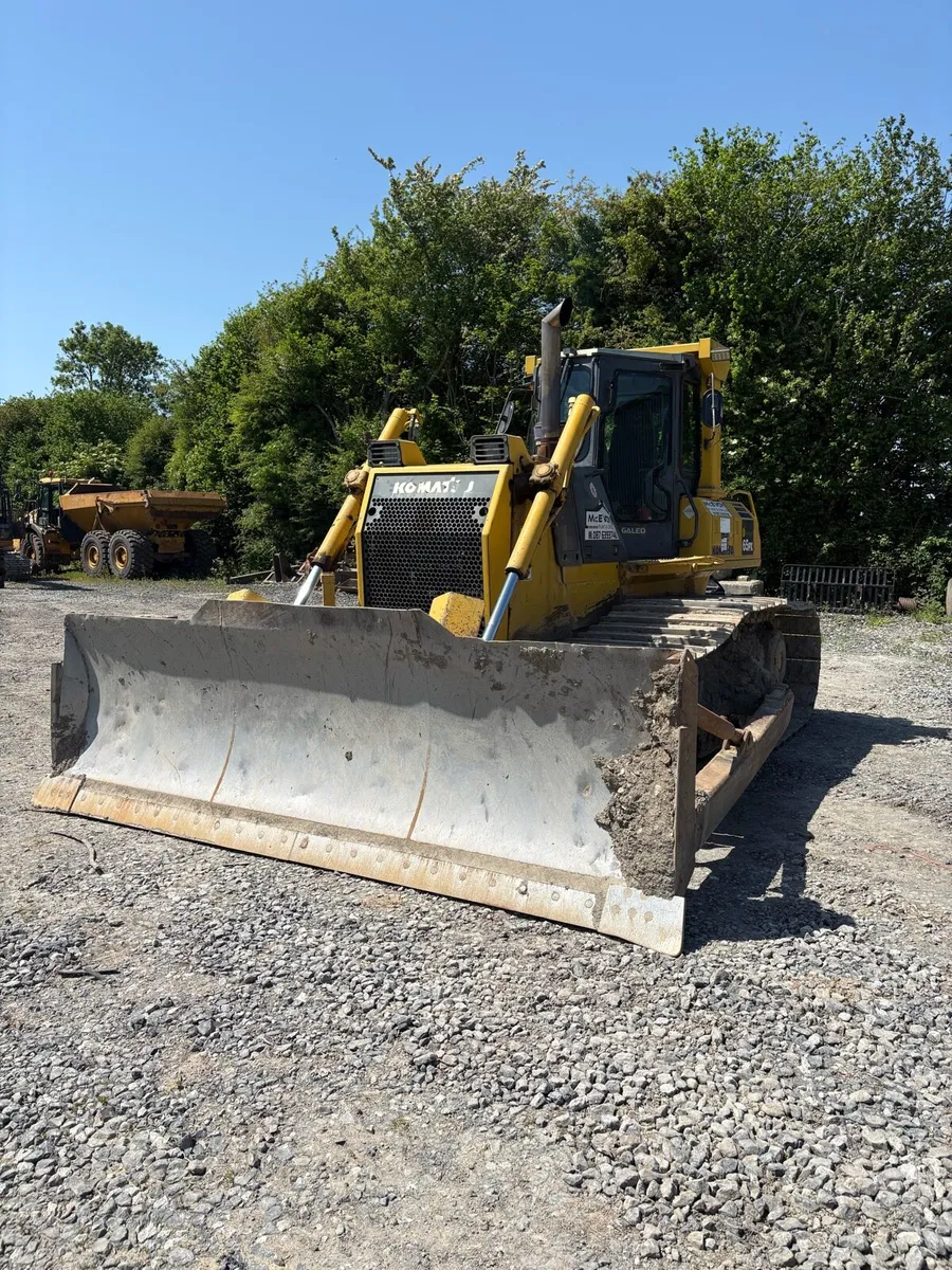Komatsu D65 - Image 2