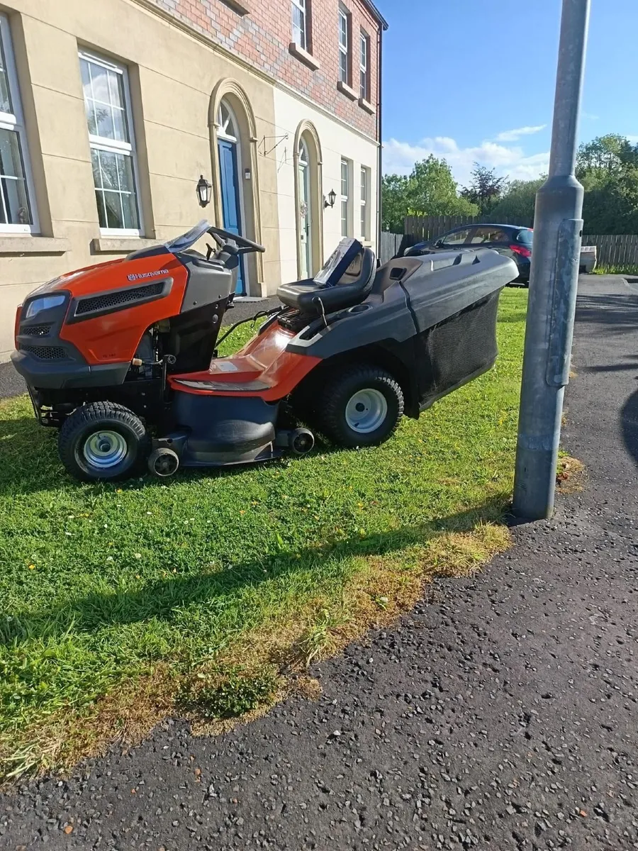 Husqvarna ride on lawnmower - Image 3