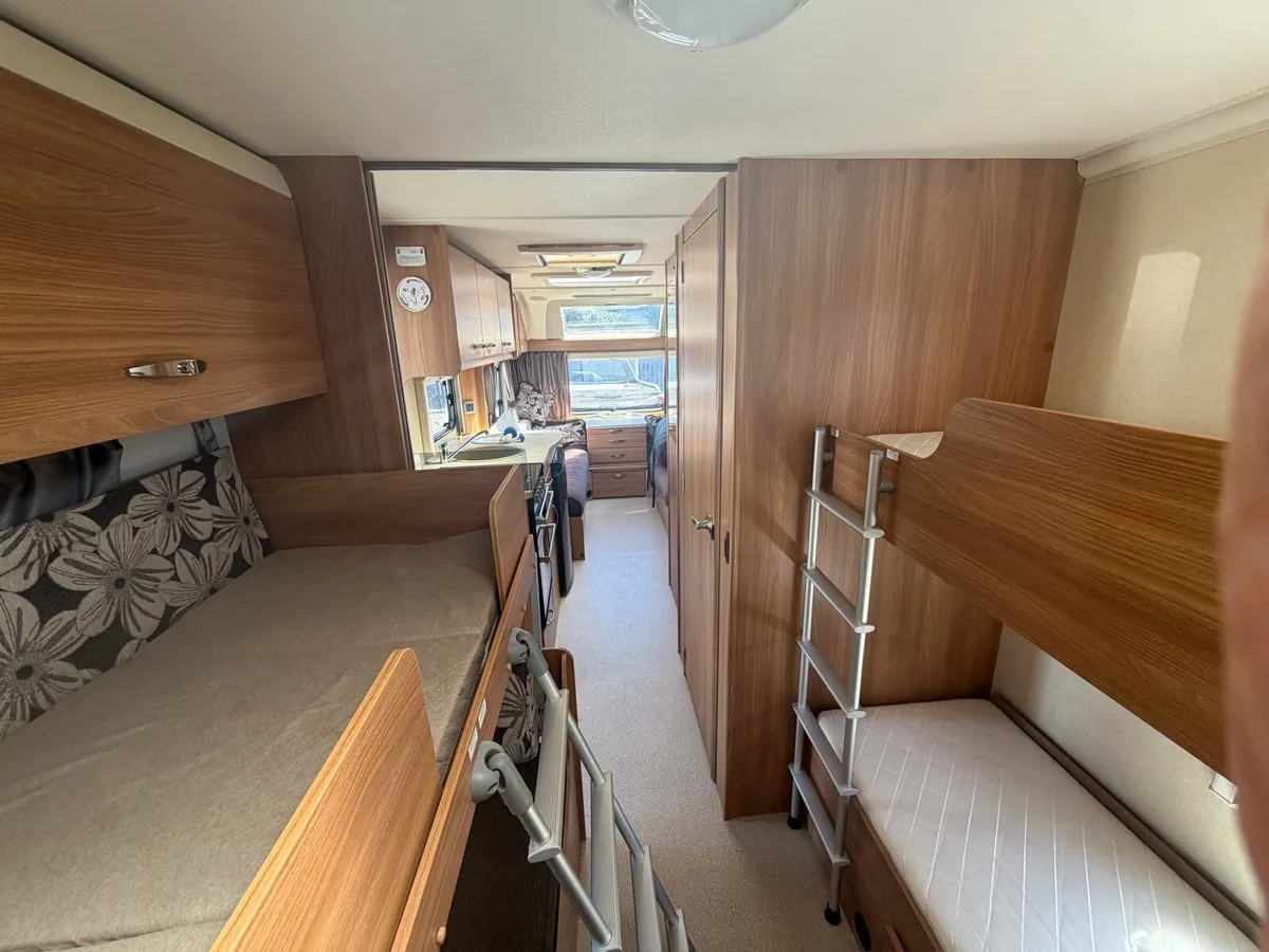 Swift major 6TD stunning 6 Berth family caravan - Image 2