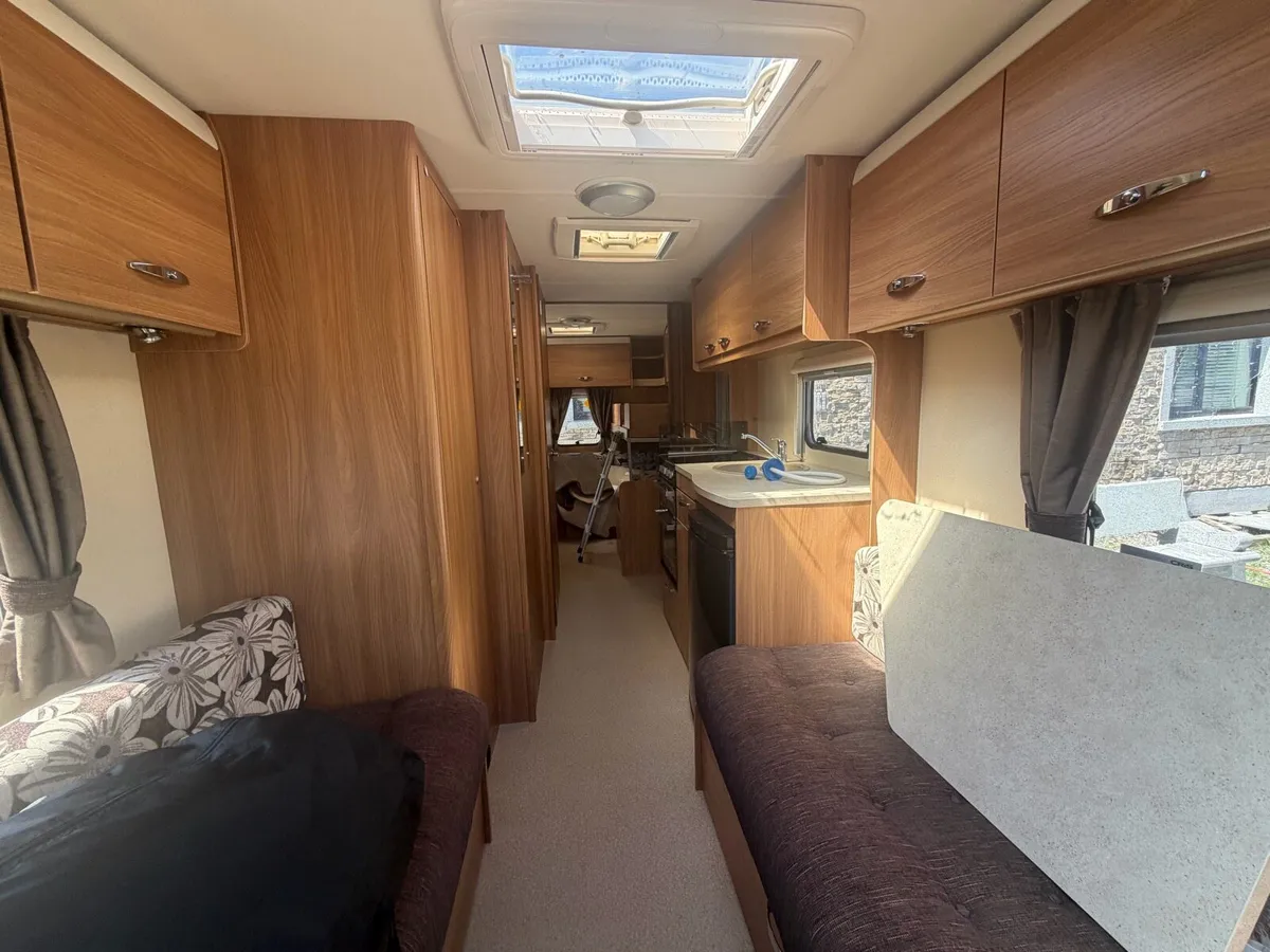 Swift major 6TD stunning 6 Berth family caravan - Image 4
