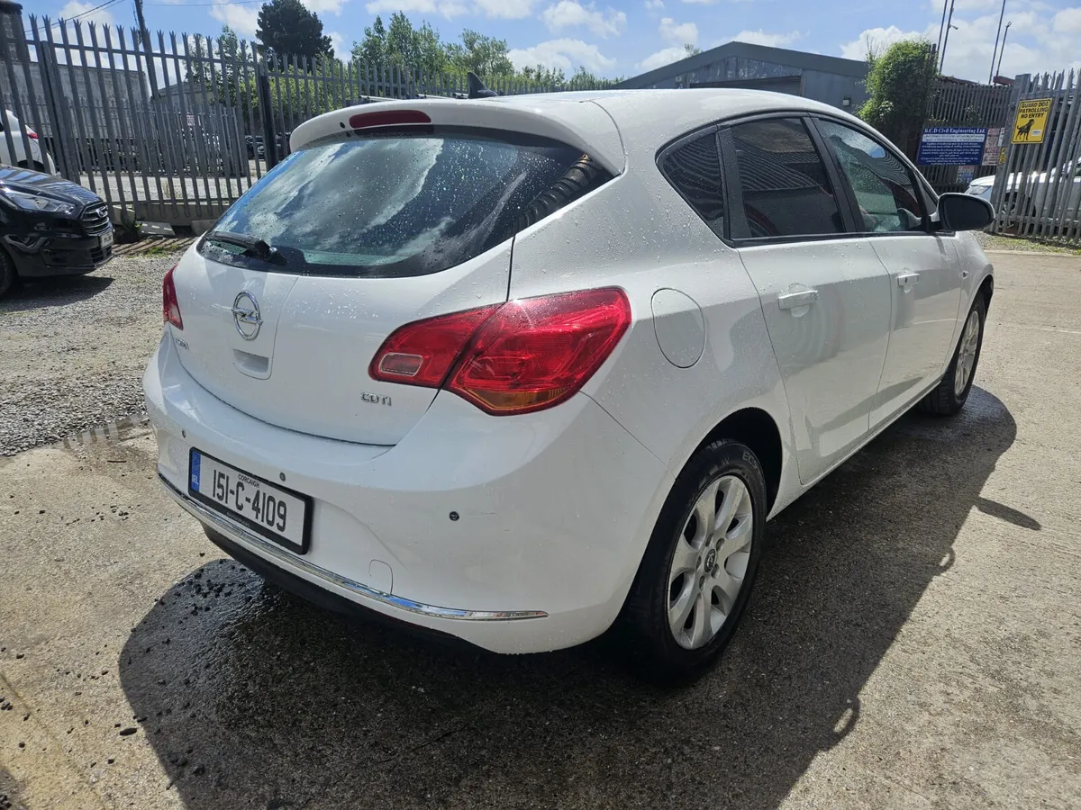 2015 Opel Astra - Image 2