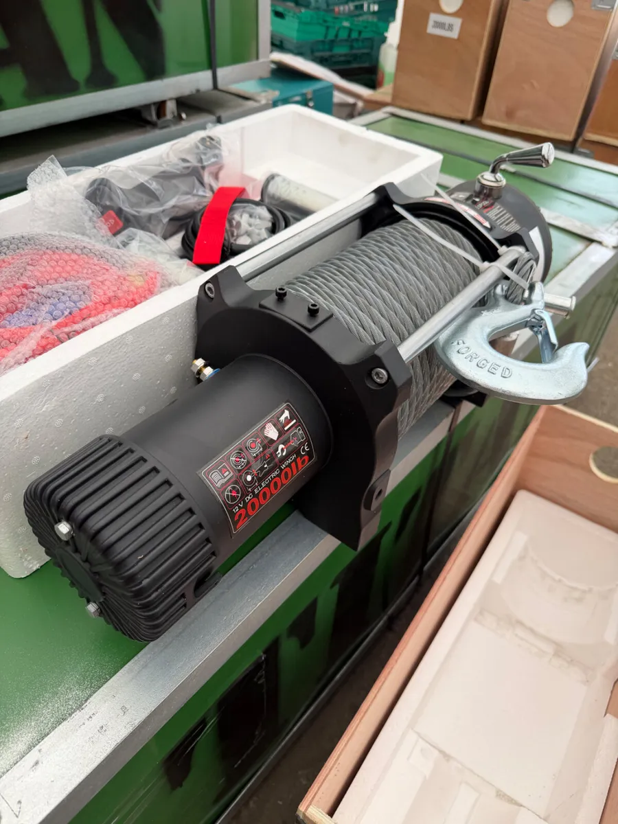 9 Ton (20,000lbs) Electric  Recovery Winch (12V) - Image 4