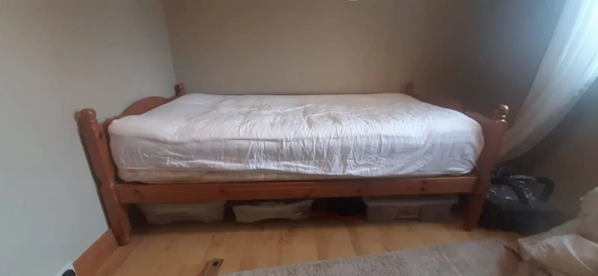 bedroom furniture - Image 1