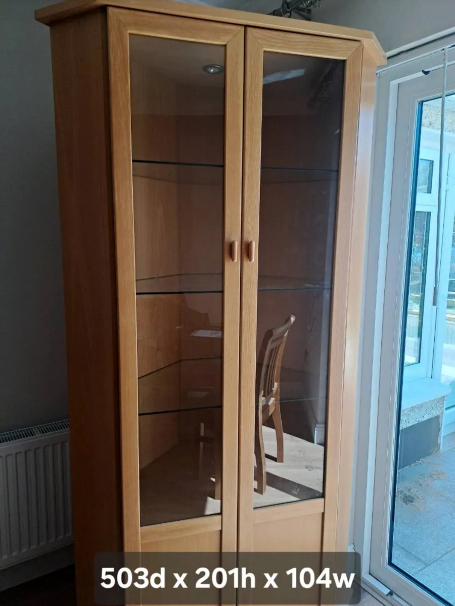 Display cabinet, sideboard and music system unit - Image 1