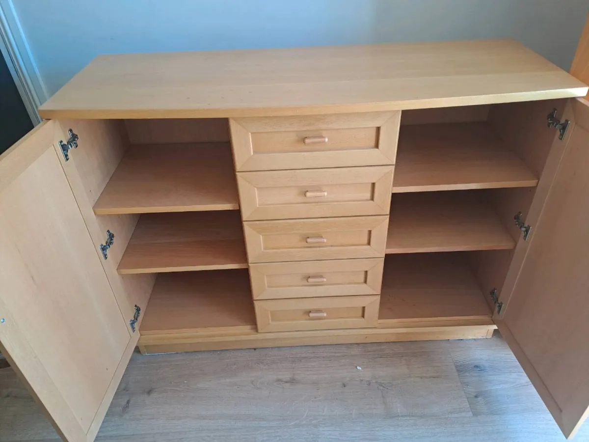 Display cabinet, sideboard and music system unit - Image 4