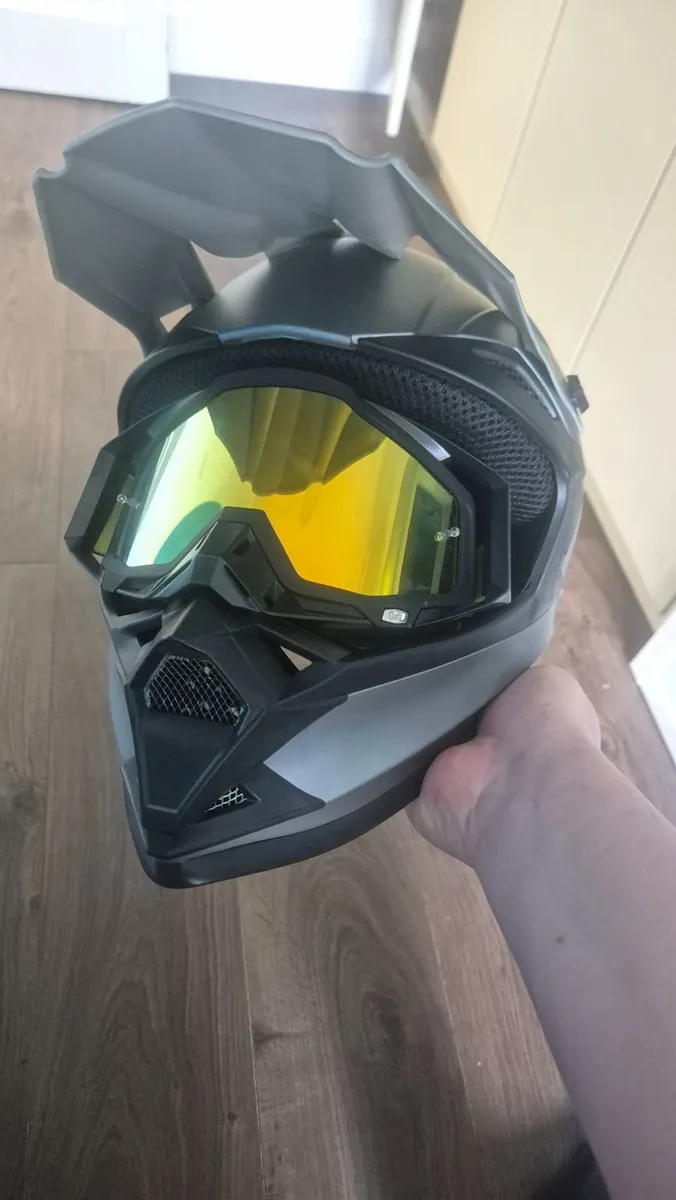 Dirtbike Helmet - Image 4