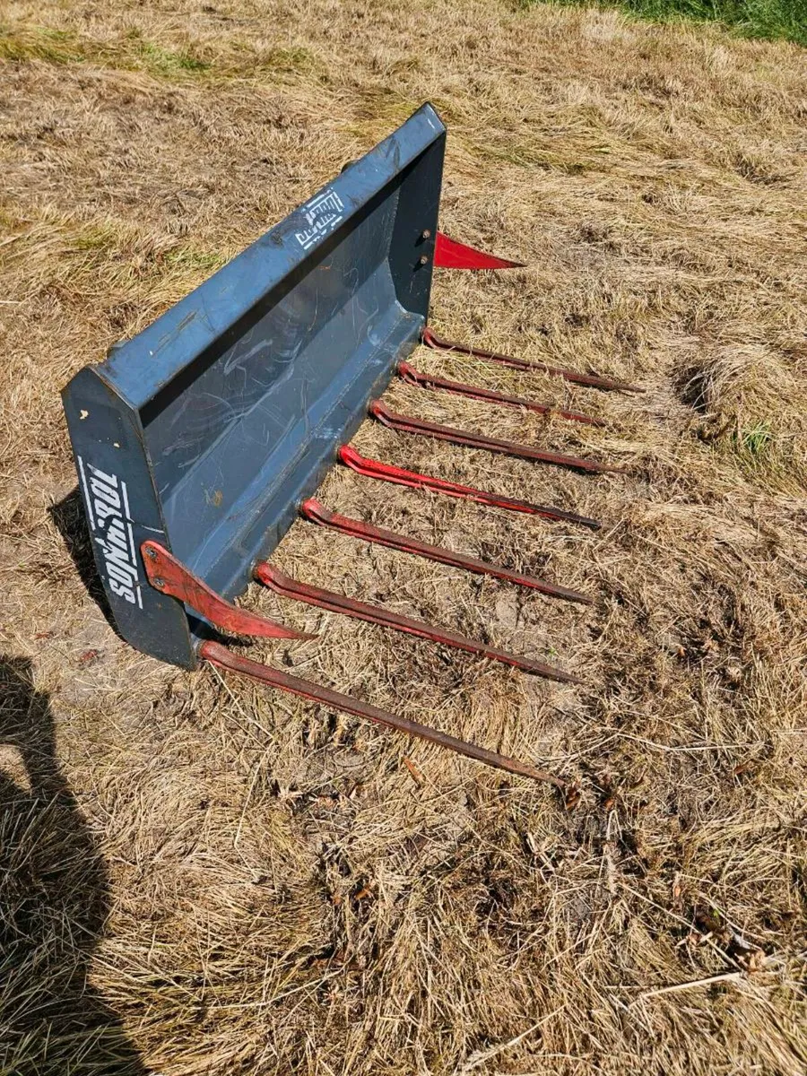 Dung Fork - Image 1