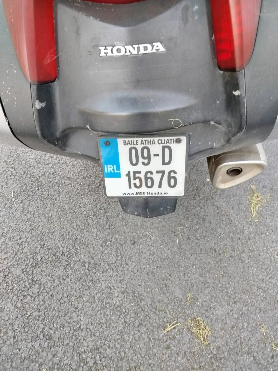 Honda Deauville Motorcycle - Image 4