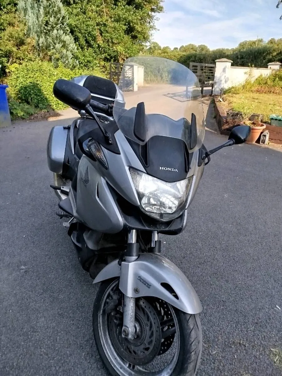 Honda Deauville Motorcycle - Image 2