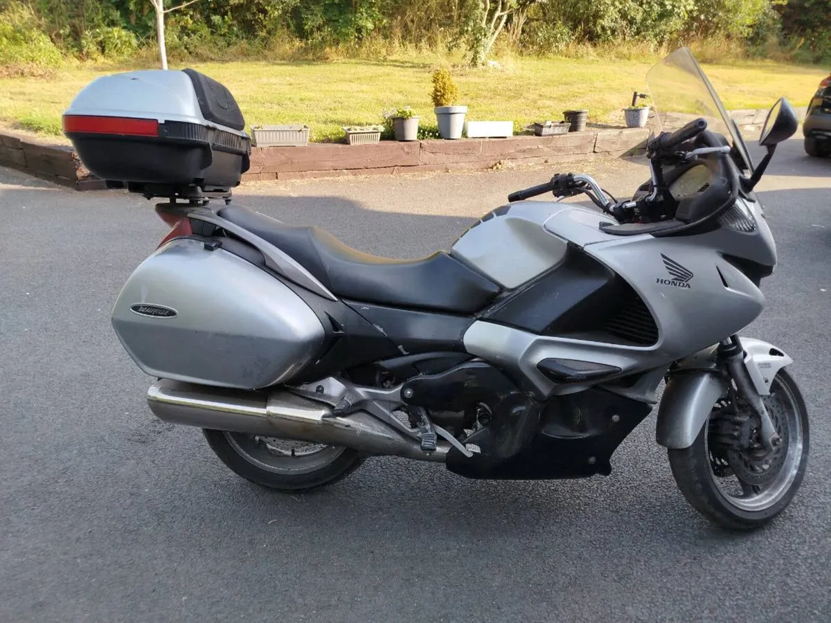 Honda Deauville Motorcycle - Image 3
