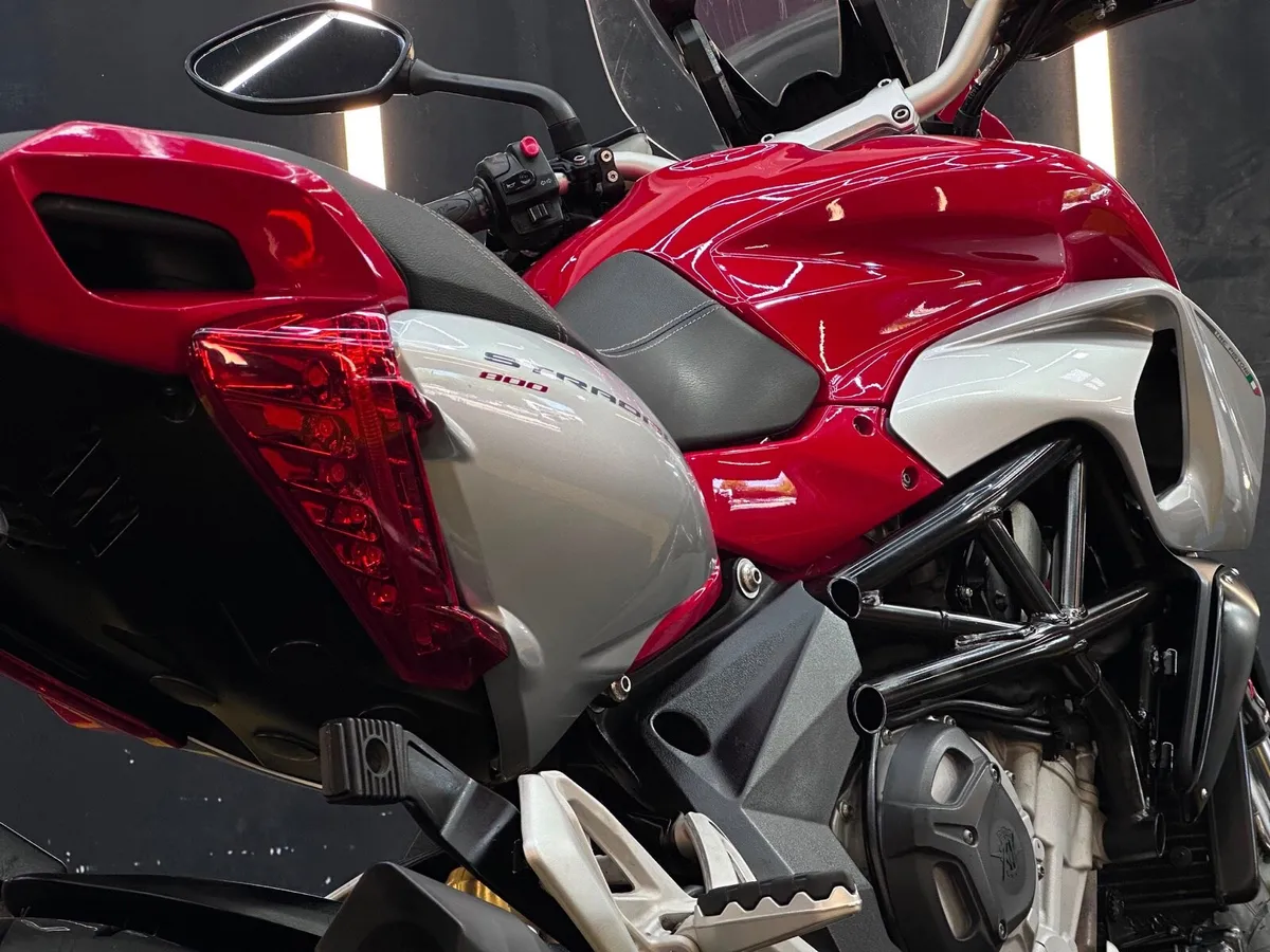 MV Agusta Stradale 800 - Image 3