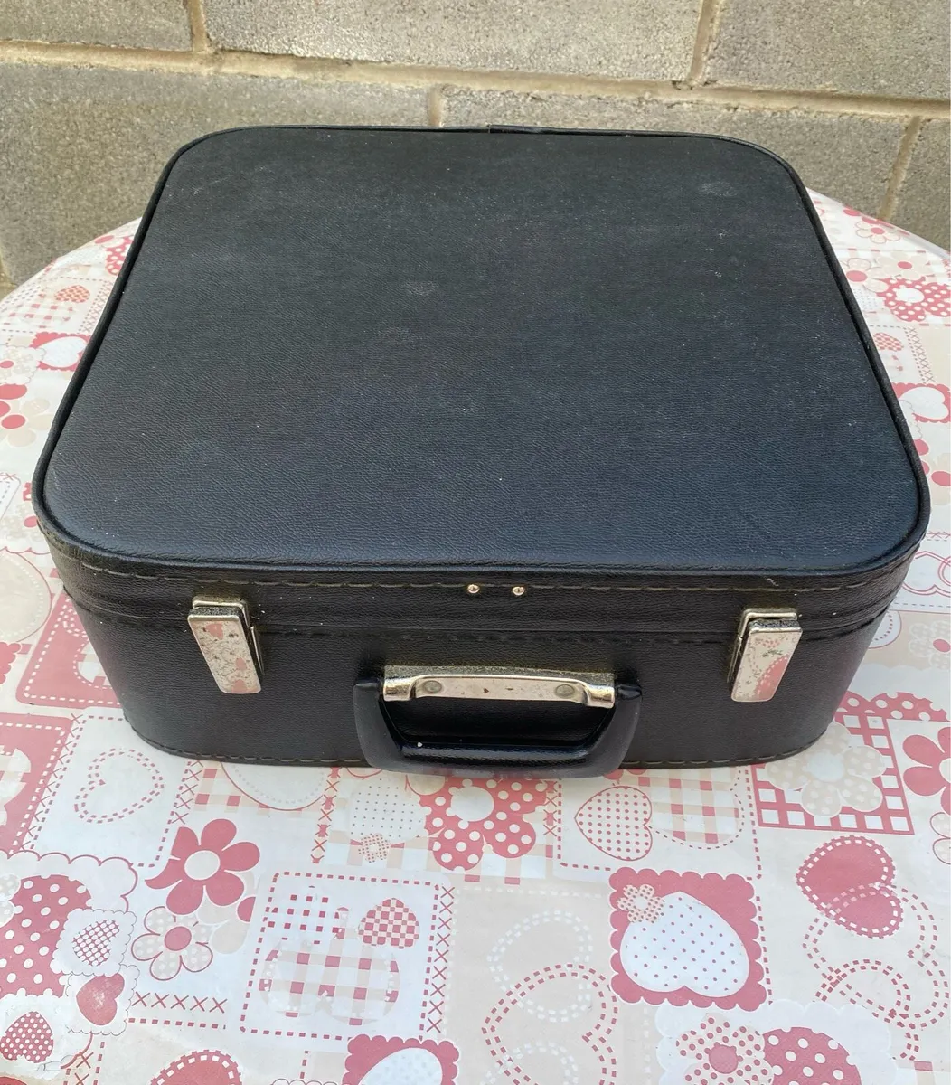 Erika Typewriter in Leather Carry Case - Image 3