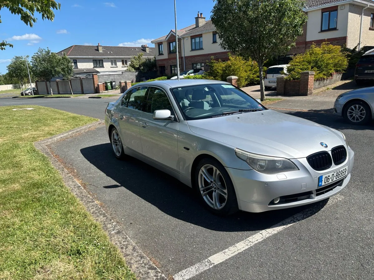 BMW 520d 2006 - Image 2