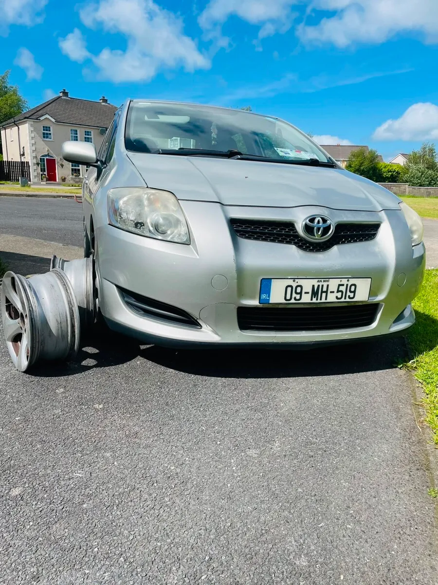 Toyota Corolla 2009 1.4 diesel - Image 1