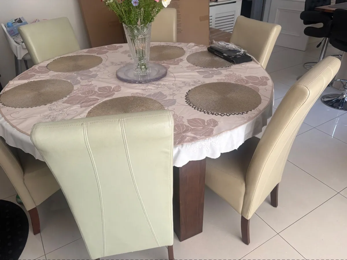 6 Dining room cream leather Chairs - Image 3