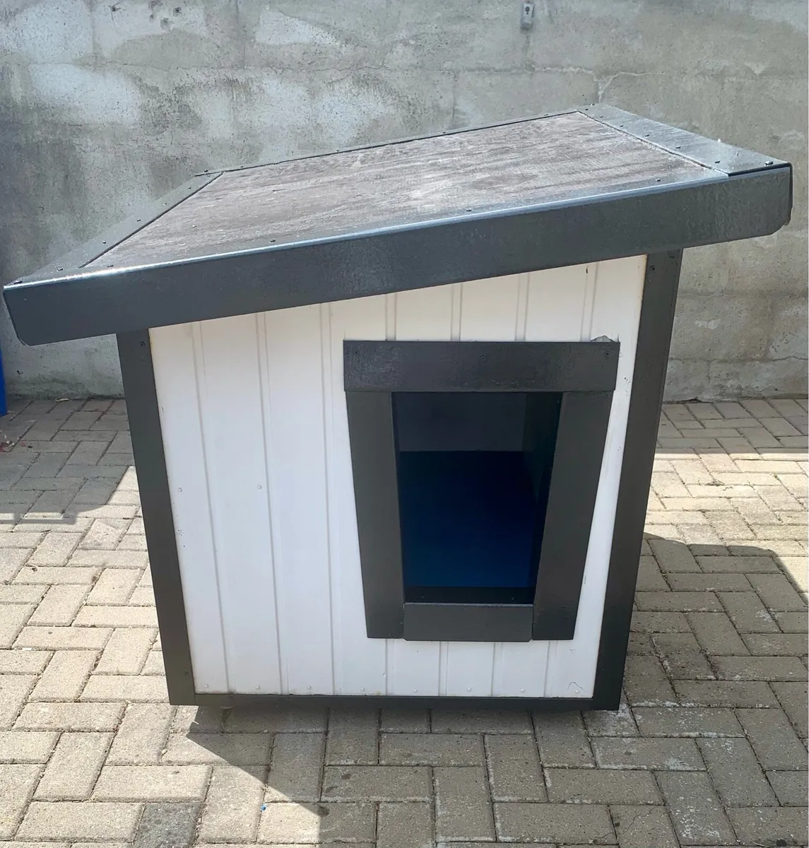 Dog kennel - Image 1