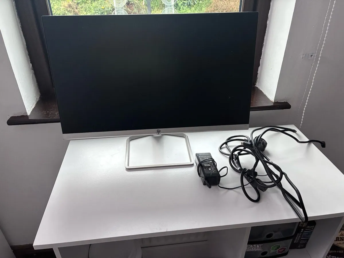 HP 24 inch computer monitor in good condition - Image 1