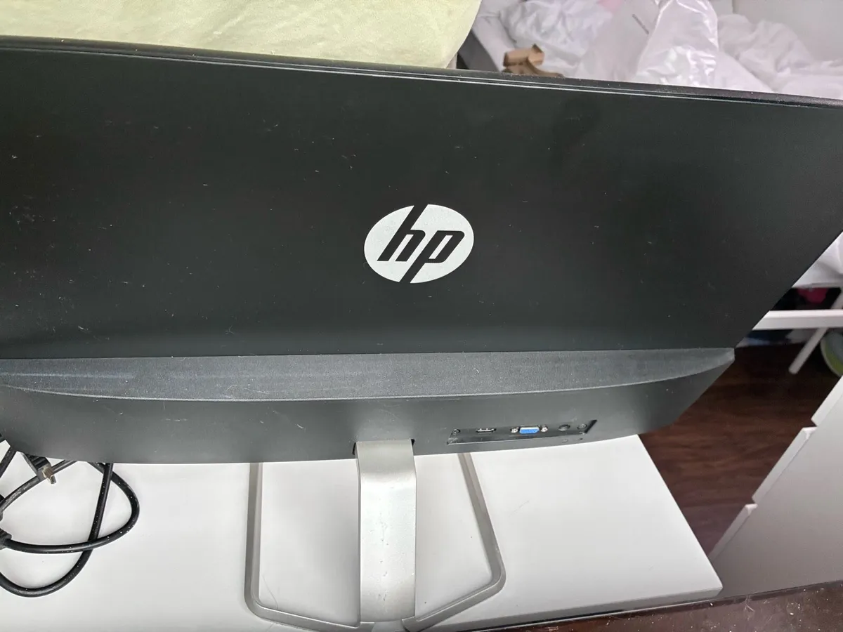 HP 24 inch computer monitor in good condition - Image 3