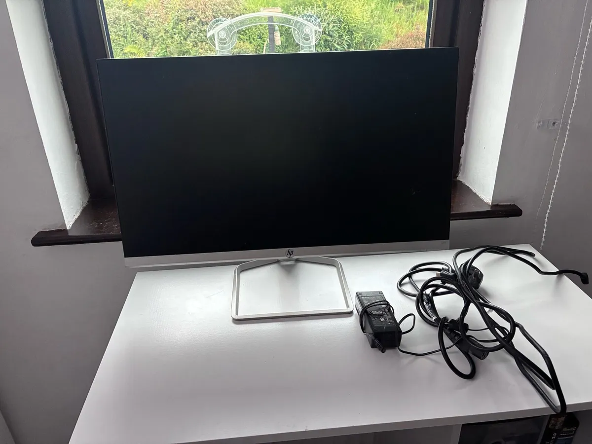 HP 24 inch computer monitor in good condition - Image 2