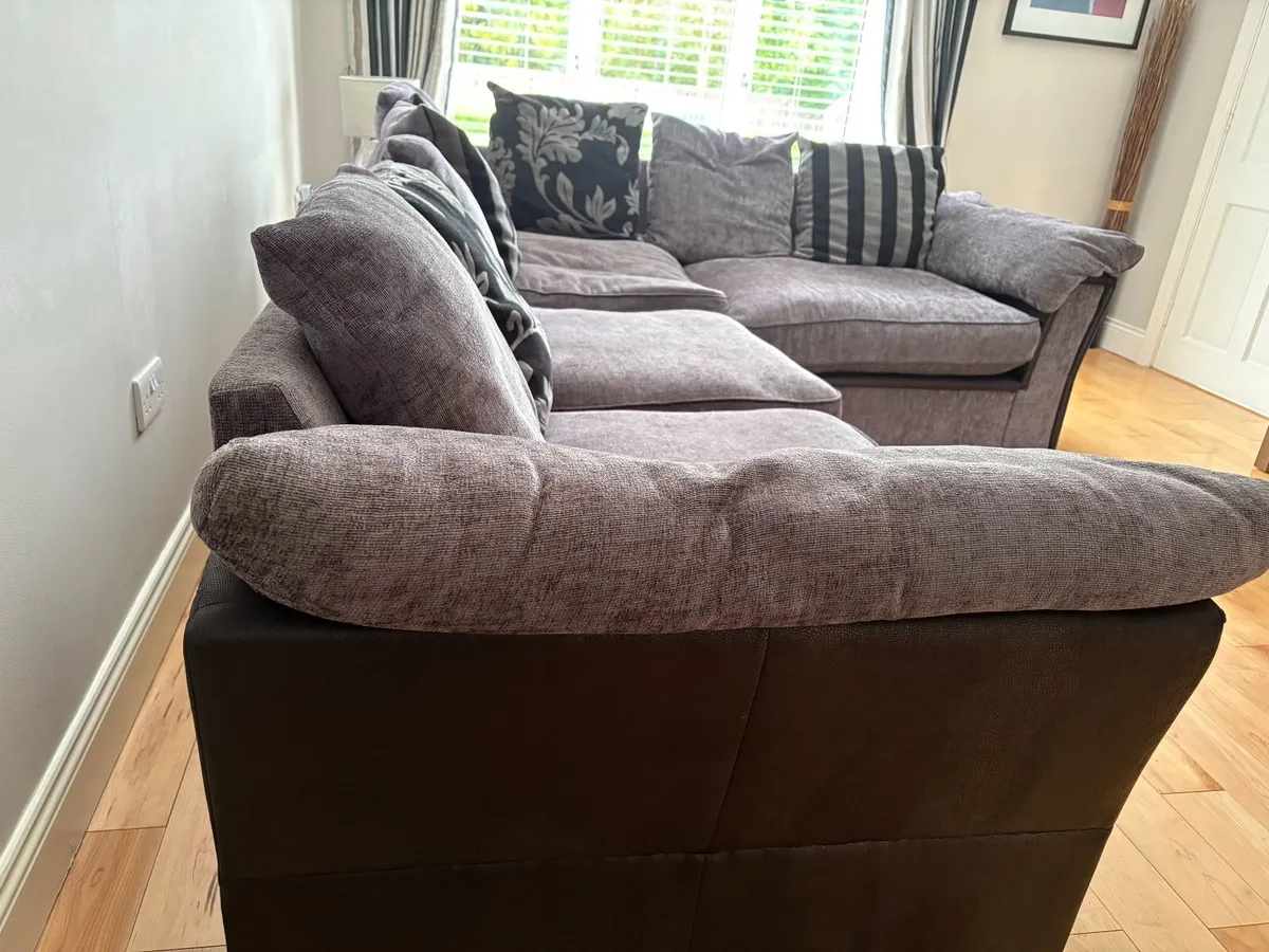 L shaped couch (RAF) - Image 3