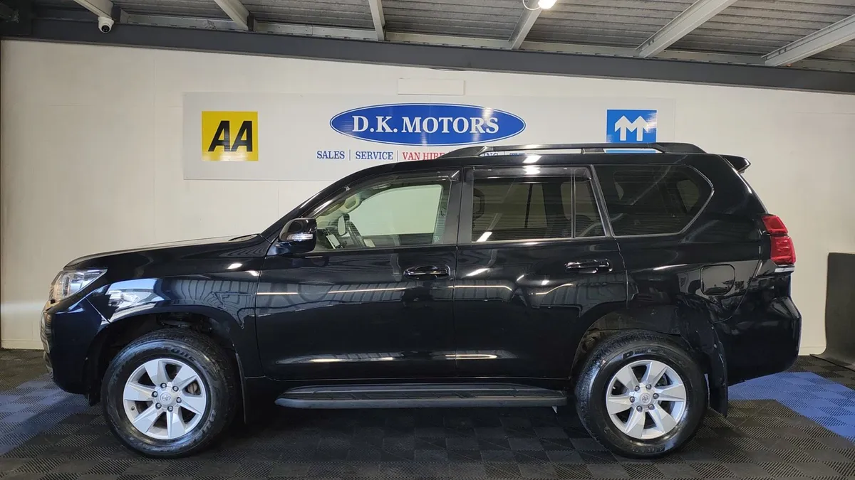Toyota Landcruiser Business Crew Cab NO VAT - Image 4