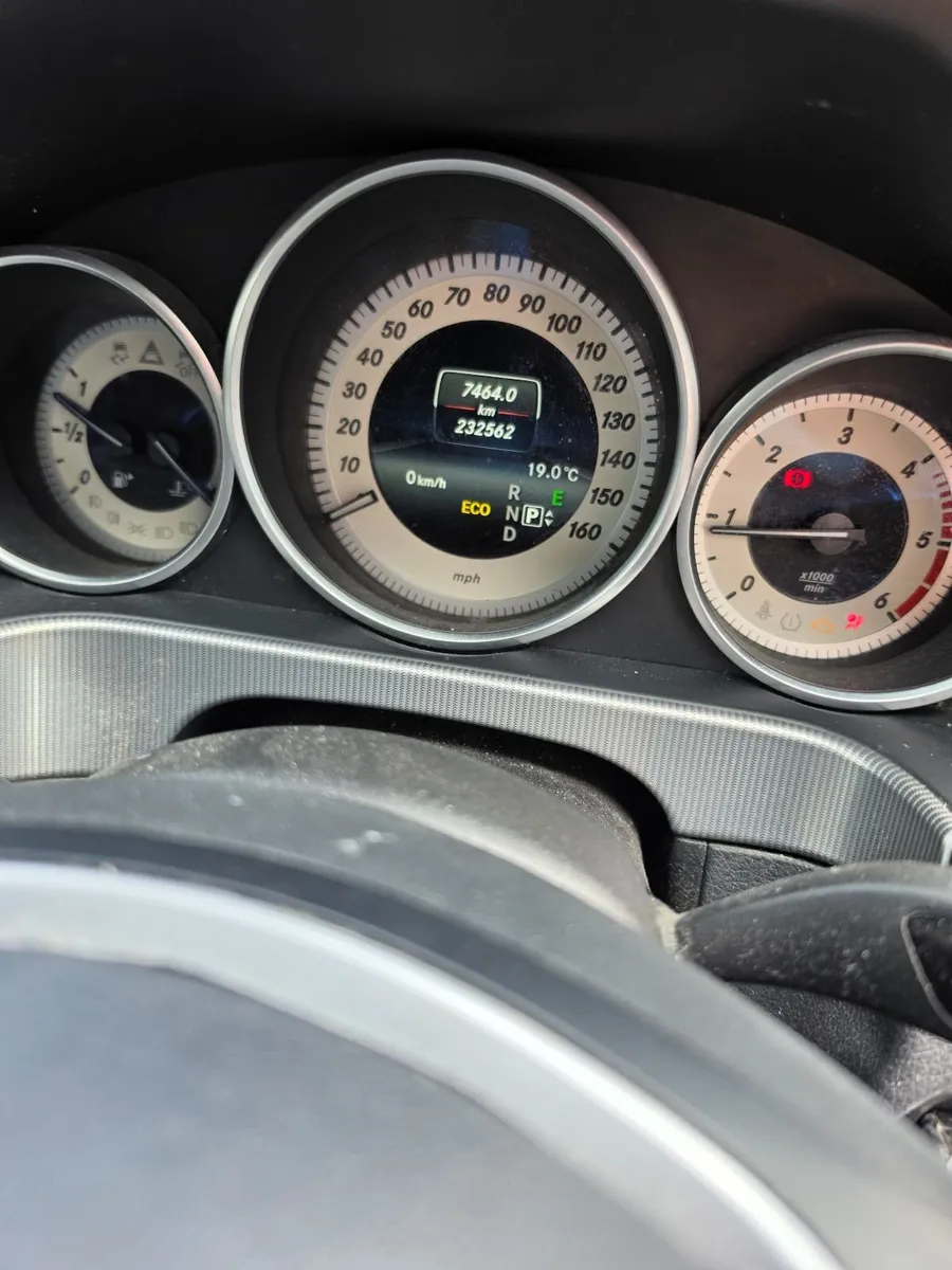 2014 Mercedes E-Class Auto Diesel — Running Repair - Image 2