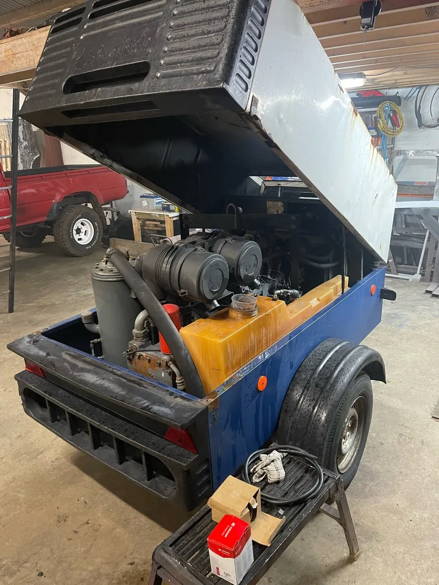 compair c75 270cfm road compressor