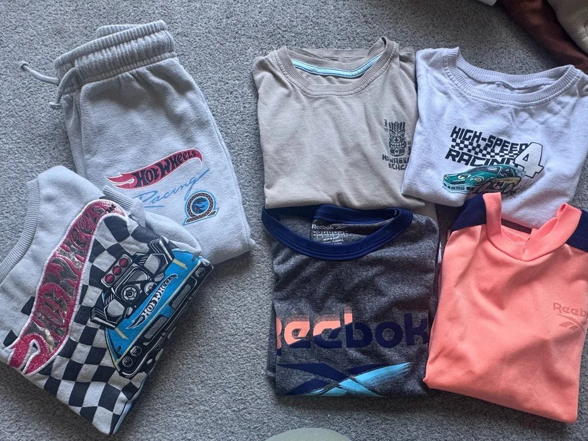 ~40 Clothing bundle for a 4-5 years old boy - Image 2