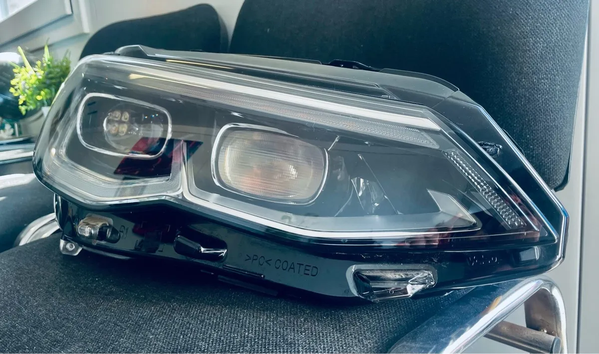 Volkswagen Golf VIII Headlight (right side) - Image 2