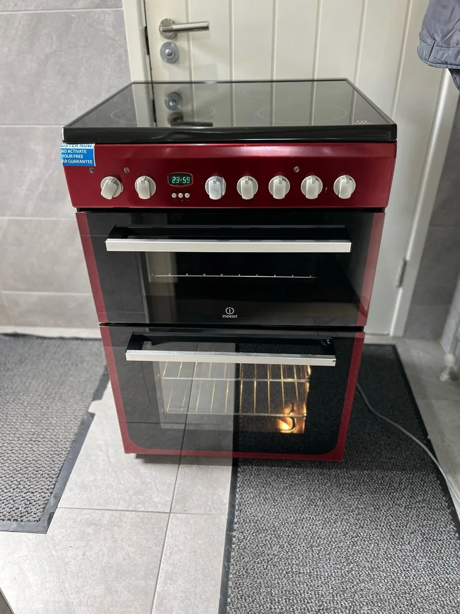 Indesit 60cm electric freestanding cooker - Image 2