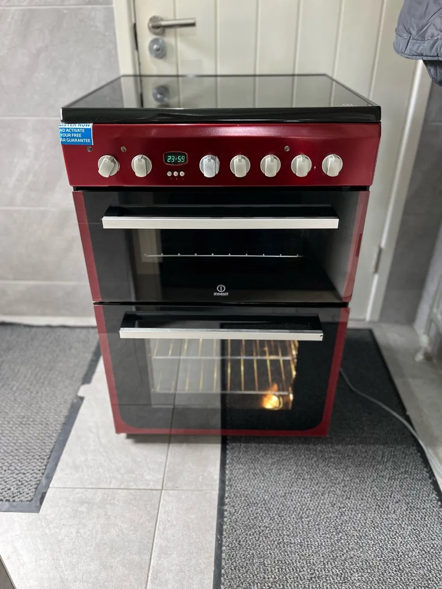 Indesit 60cm electric freestanding cooker - Image 1