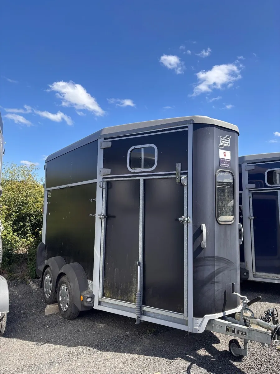 Horse trailer - Image 1
