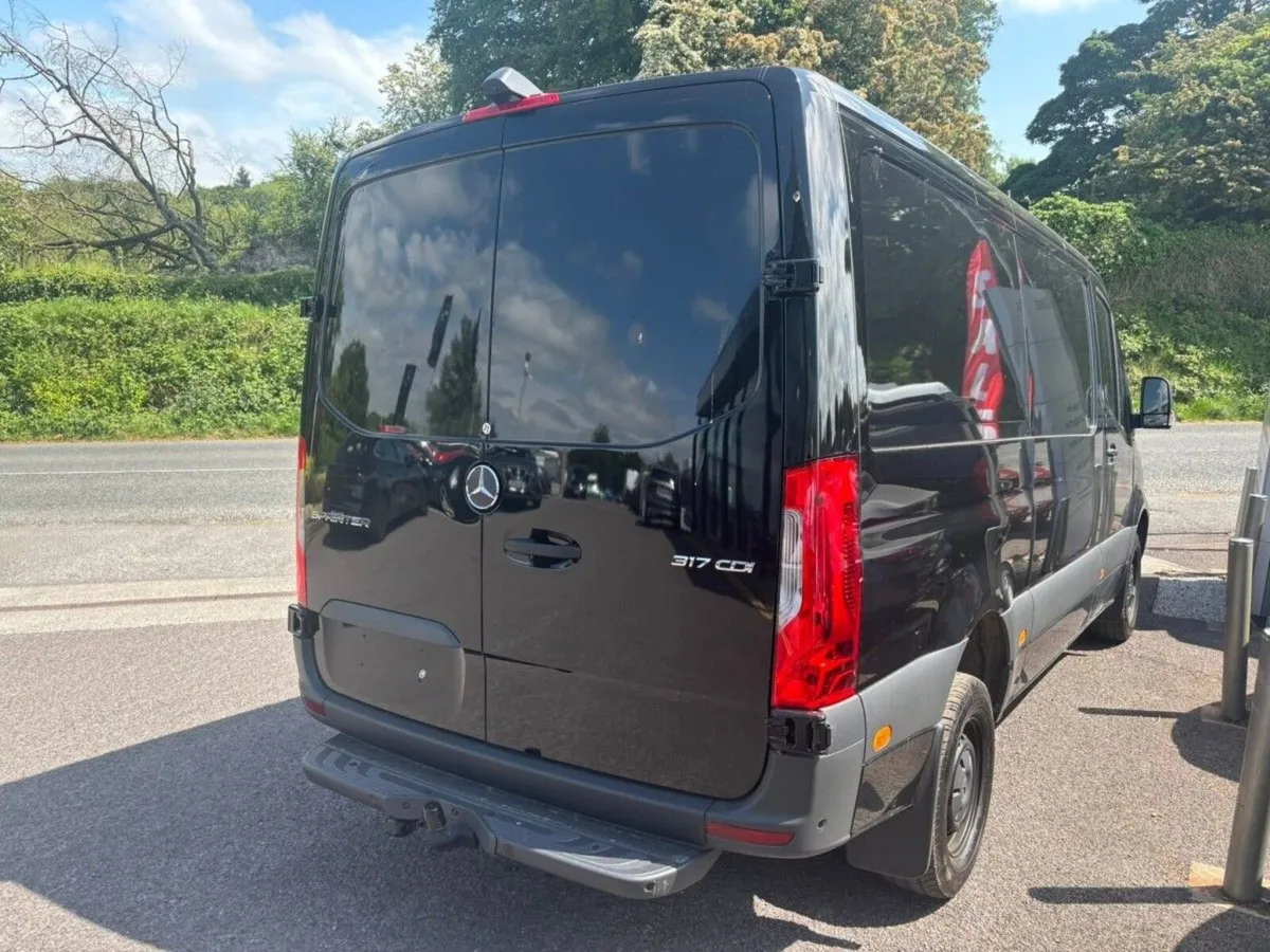 Mercedes-Benz Sprinter 317 LOW ROOF SELECT - Image 4