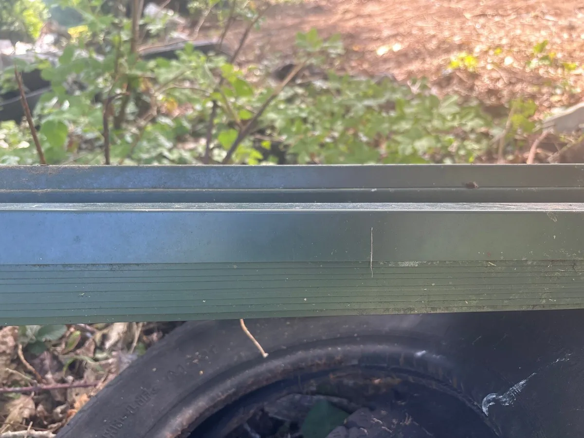 23 steel roof flashings nearly 10ft - Image 2