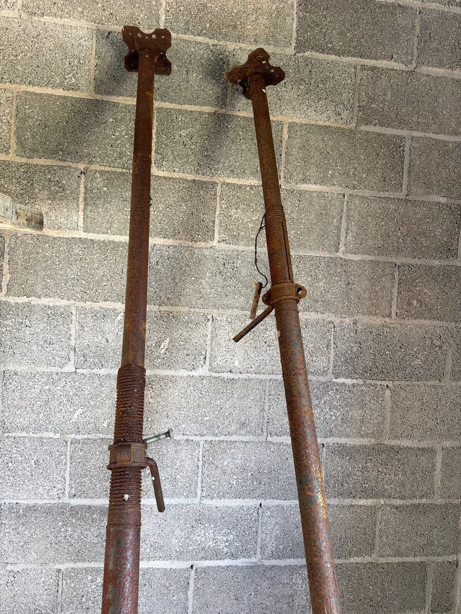 Acrows props wanted