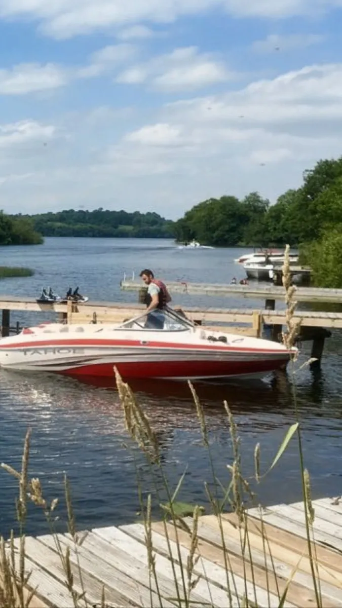 Sports boat - Image 1