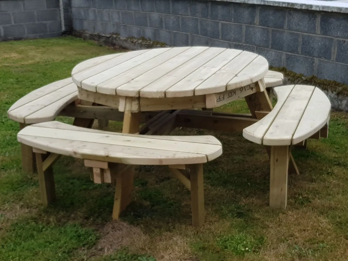 Round Picnic Table - Image 1