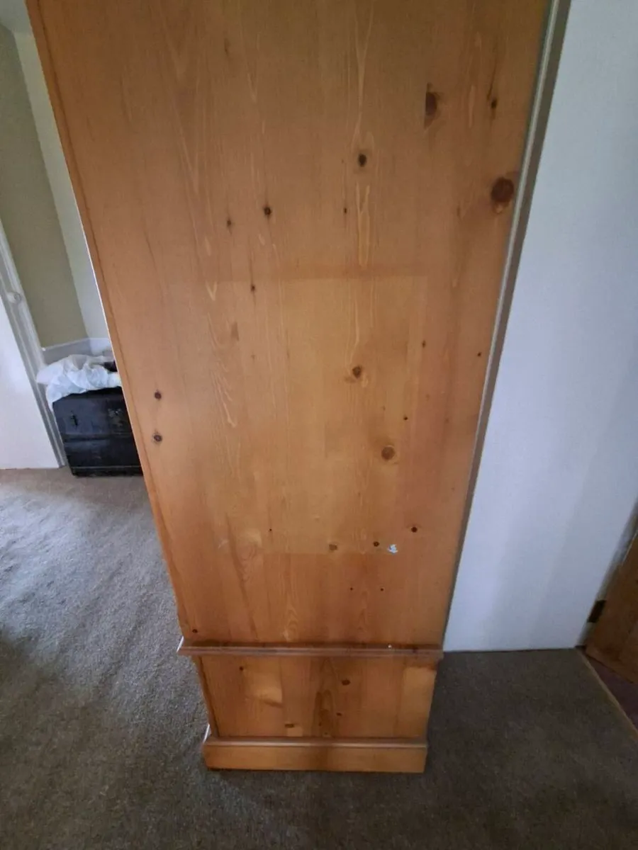 Wardrobe - Image 4
