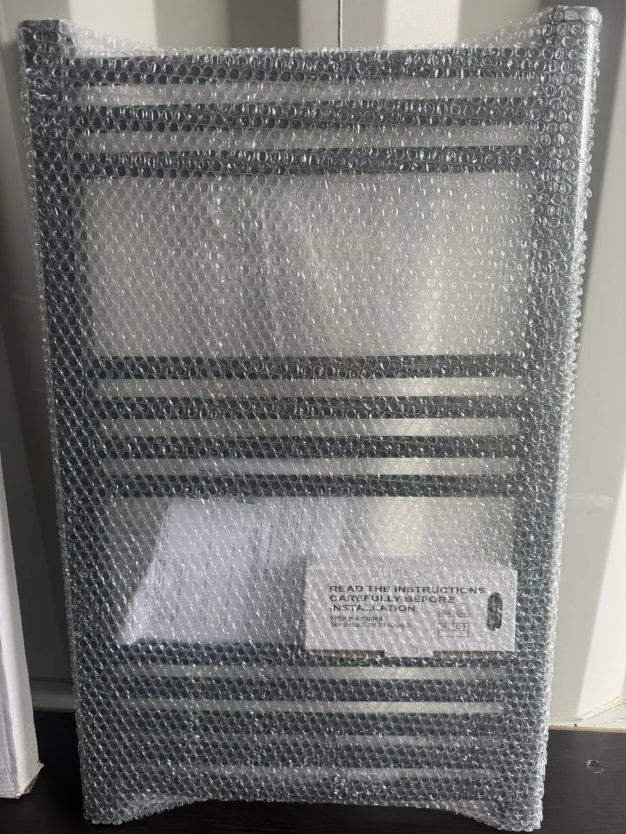 Heated Towel Rail | Matt Black | 800 x 500 mm - Image 2