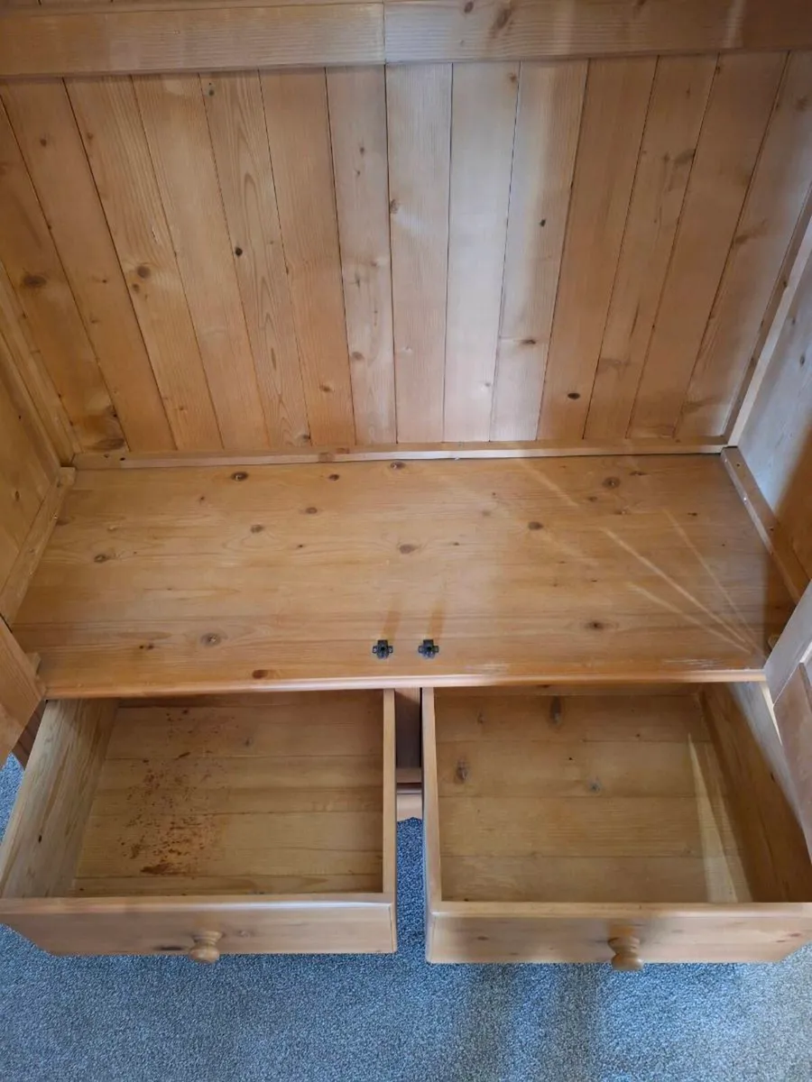 Wardrobe - Image 3