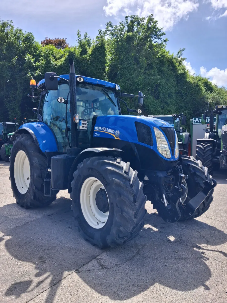 New Holland  T7.200 - Image 2