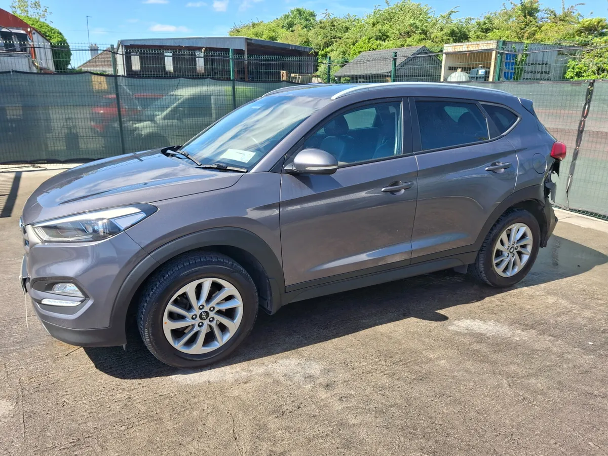 2016 Hyundai Tucson  Executive  Full leather - Image 1