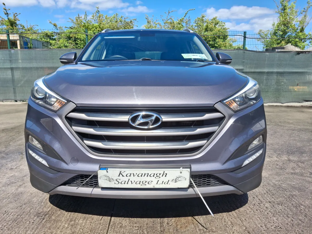 2016 Hyundai Tucson  Executive  Full leather - Image 4